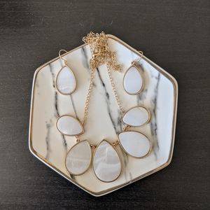 Necklace earrings set